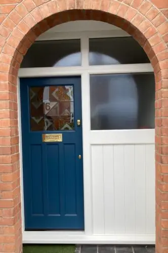 Combination Frame
Manufactured from Accoya
Door Finished in Colour Match Hague Blue
Frame finished in White
Encapsulated Leaded Light
Brass Ironmongery image